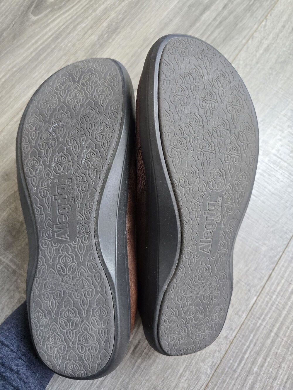 Alegria Brown Slip On Comfort Shoes Workwear Work Size 40 - Picture 6 of 6